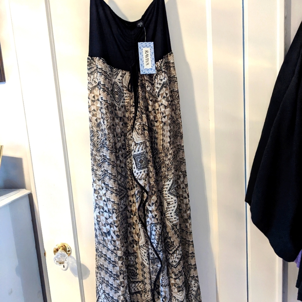 NWT Raviya coverup- Size M